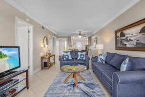 Condo, 2 Bedrooms | Living area