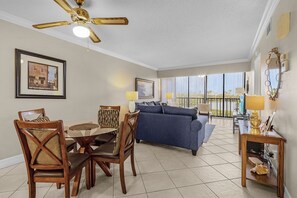 Apartment, 2 Schlafzimmer | Wohnbereich