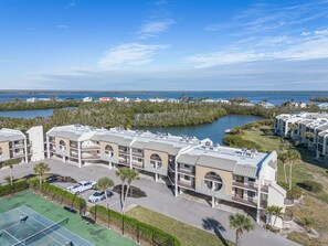 Condo, 2 Bedrooms | Sport court