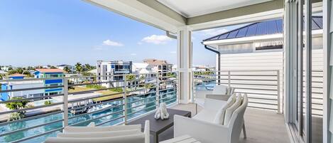 House, 6 Bedrooms | Property grounds