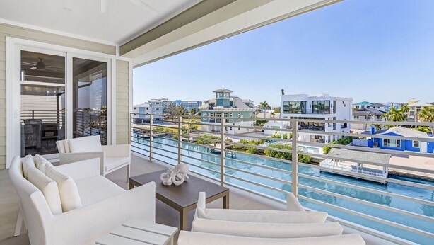 House, 6 Bedrooms | Property grounds