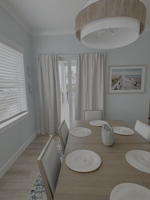 Maison, 6 chambres | Restauration