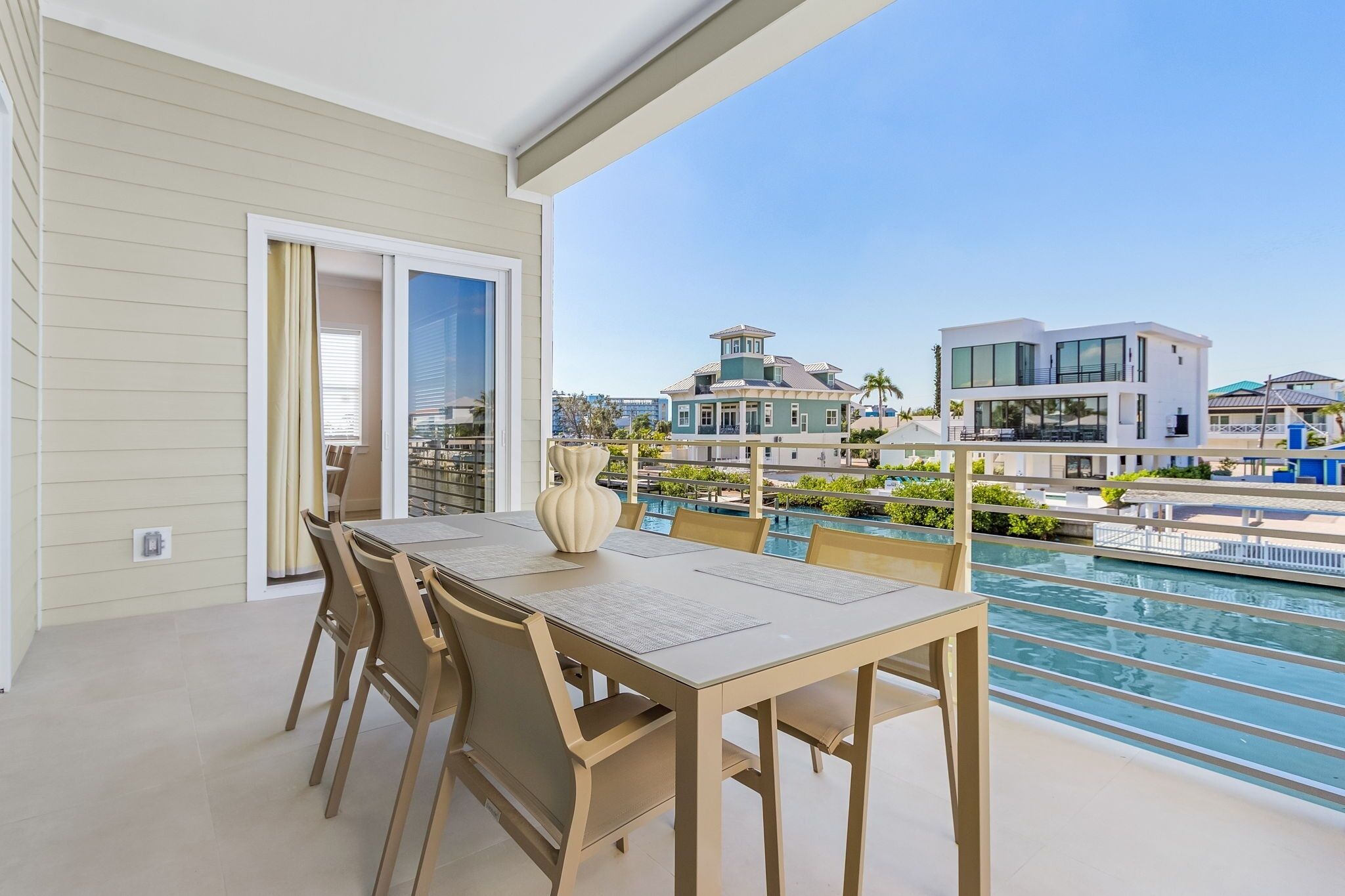 House, 6 Bedrooms | Outdoor dining