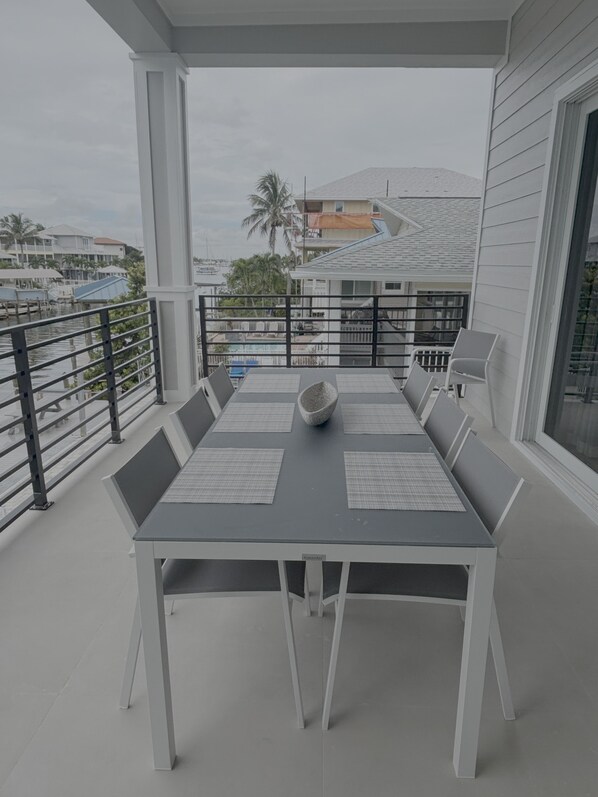 Casa, 6 habitaciones | Restaurante al aire libre