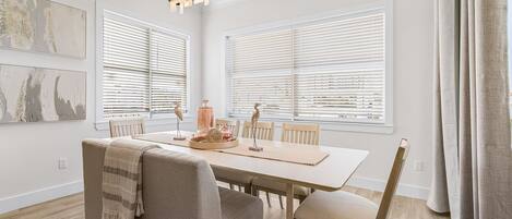 Maison, 6 chambres | Restauration