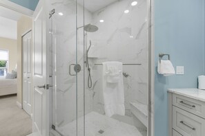 公寓式客房, 3 间卧室 | 浴室 | 毛巾