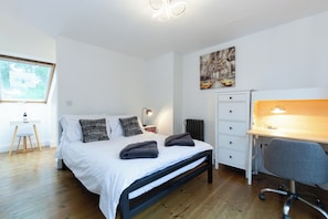 5 Schlafzimmer, Bügeleisen/Bügelbrett, WLAN, Bettwäsche