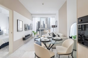 Apartment, 1 Schlafzimmer, barrierefrei, Raucher | Esszimmer