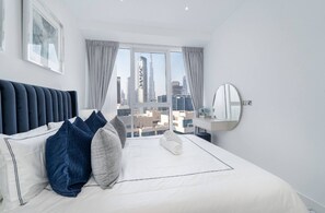 2 bedrooms - Smart and Stylish Apartment With Beautiful Views of the Burj Khalifa Down Town! (Dubai)