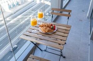 Apartment, 1 Bedroom, Accessible, Smoking | Outdoor dining - Gorgeous Stay in Downtown Dubai (Dubai)