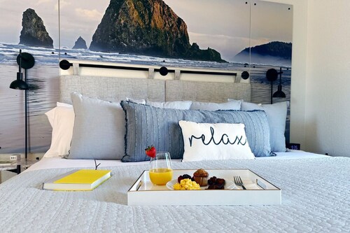 Premier Location: Group-Friendly, Walk to Autzen!