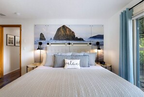 4 soveværelser, pengeskab på værelset, skrivebord, strygejern/strygebræt