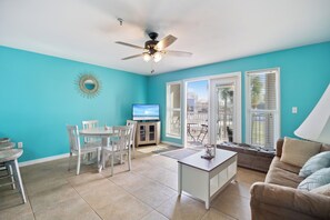 スマートテレビ、DVD プレーヤー、ステレオ