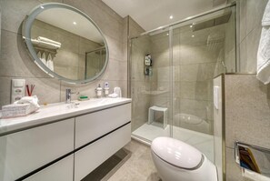 Casa, 1 quarto, para fumantes, terraço | Banheiro