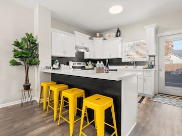 Cozy Kitchen Breakfast Island