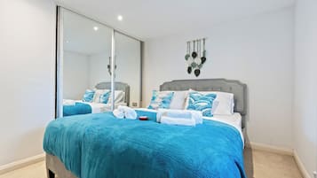 1 bedroom, desk, iron/ironing board, WiFi