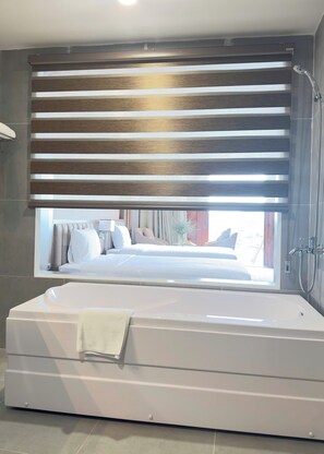 Hair dryer, slippers, towels, soap - Muong Thanh Grand Gia Lai (Pleiku)