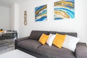 Flat-screen TV - Cala Lucia I (Mijas)