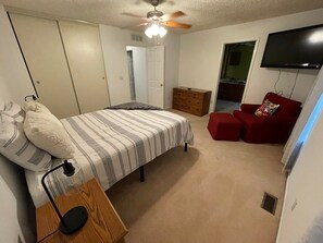 3 chambres, bureau, Wi-Fi gratuit, draps fournis