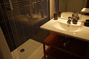 Hair dryer, towels, toilet paper - Apartment 500 m from seafront and center of Ile Rousse (L'Île-Rousse)