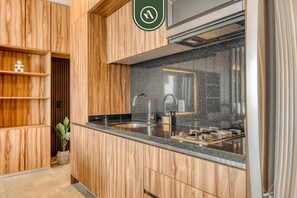 Fridge, microwave, oven, stovetop