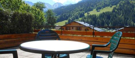 屋外ダイニングエリア