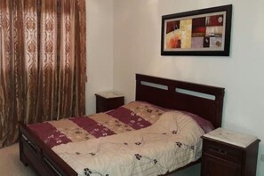 3 chambres, fer et planche à repasser, Wi-Fi, literie fournie