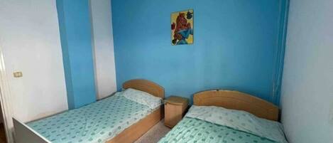 3 soverom, strykejern/-brett, wi-fi og sengetøy