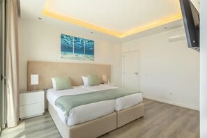 4 bedrooms, iron/ironing board, WiFi, bed sheets - Villa Althea by Your Madeira Rentals (Calheta)