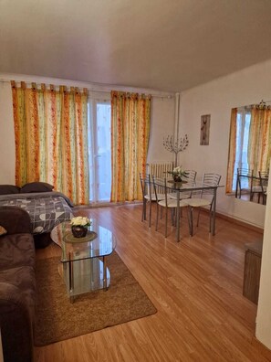 Interior - Le Grand Robinson, 6 minutes from RER B Robinson, ideal for families. (Le Plessis-Robinson)