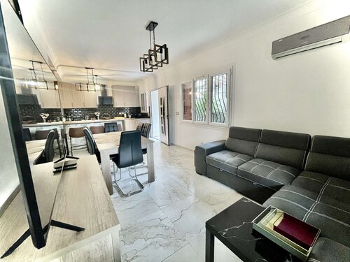 Accommodation for 6 adults or 5 adults + 2 children