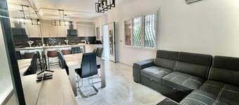Accommodation for 6 adults or 5 adults + 2 children