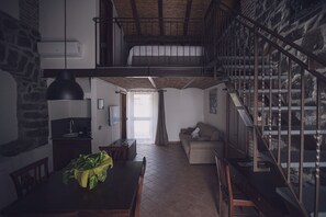 Deluxe Room, Vineyard View | Desk, laptop workspace, blackout curtains, iron/ironing board - LA GELSOMINA (Mascali)