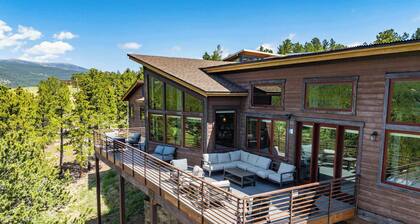 Ridge View Retreat - Panoramic Views and Hot Tub