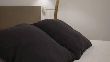 2 dormitorios, tabla de planchar con plancha, wifi y ropa de cama
