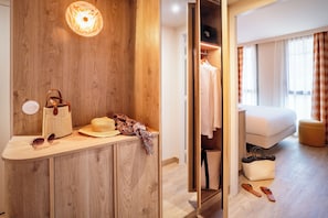 Apartment, 2 Bedrooms | 1 bedroom, in-room safe, soundproofing, free WiFi