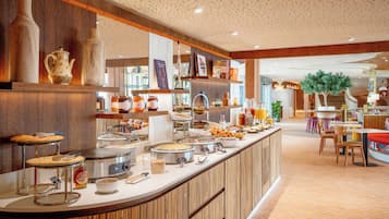 Daily buffet breakfast (EUR 20 per person)