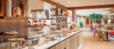 Daily buffet breakfast (EUR 20 per person)