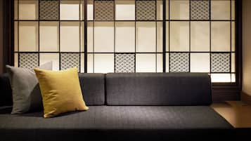 Deluxe Apartment | 1 bedroom, in-room safe, free WiFi