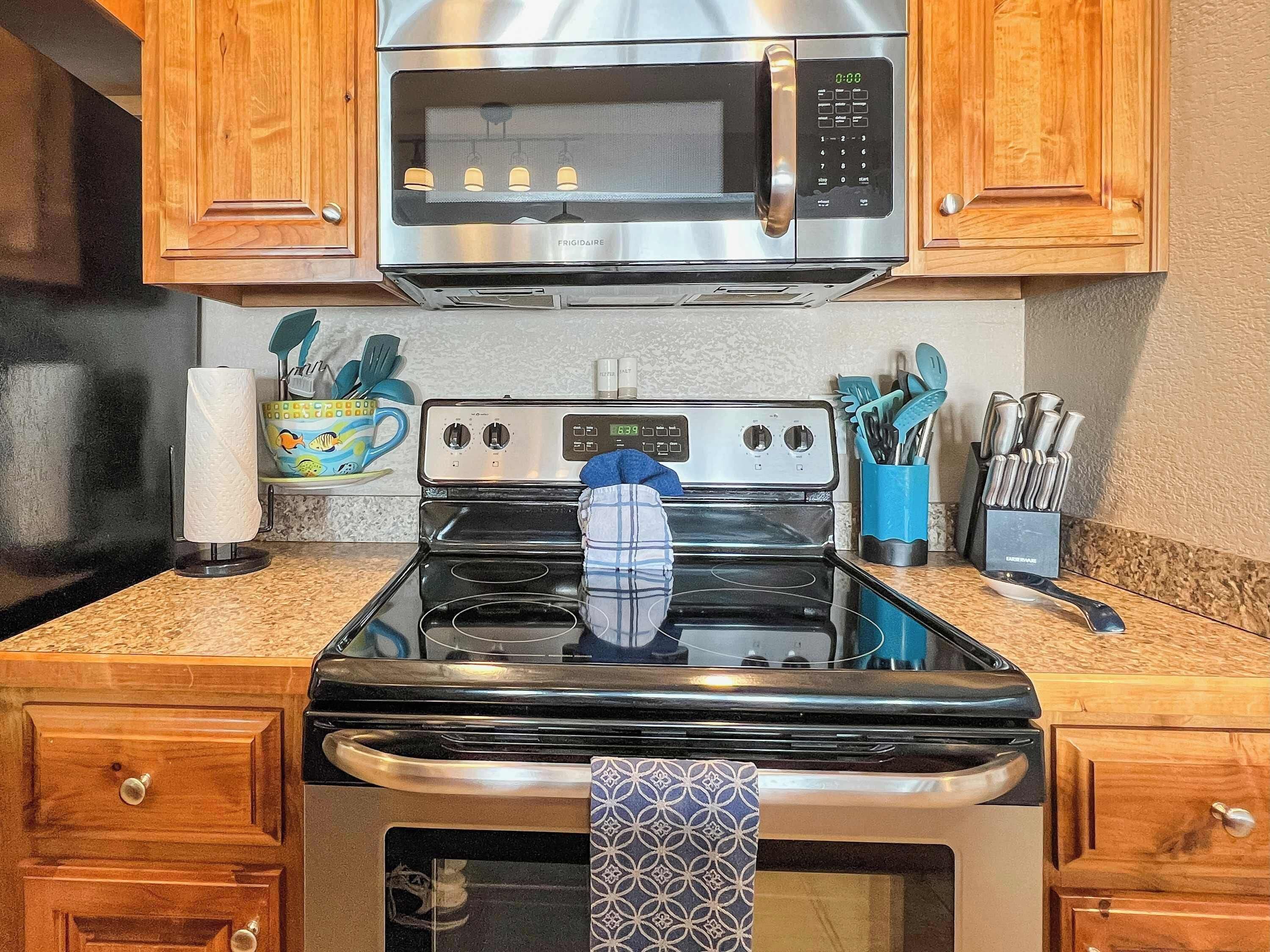 Fridge, microwave, oven, stovetop