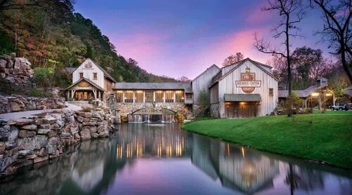 371 Stunning Lakeview, close to SDC, Welcome Home