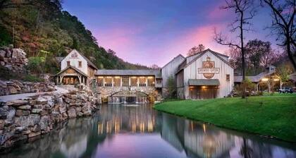 371 Stunning Lakeview, close to SDC, Welcome Home