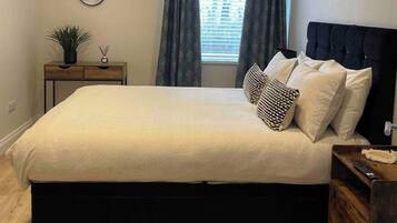 2 bedrooms, iron/ironing board, travel cot, free WiFi