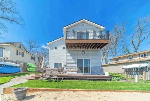 $3,500 Monthly Lake House Rental! Daily Rates Apply for Shorter Stays 