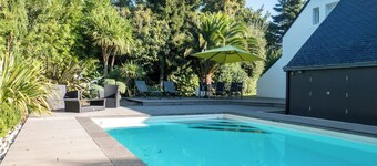 Superb house 100m from the sea with heated swimming pool