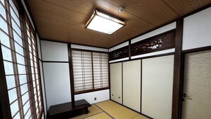 Double Room, Non Smoking | WiFi (free) - ASOBIYA HOUSE IKI  (Iki)
