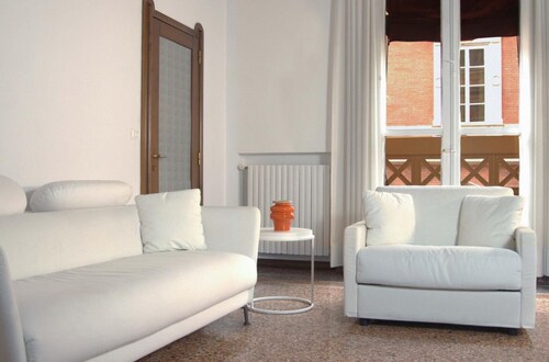 Frame Bologna [King Room with private bathroom outside]
