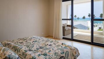 6 bedrooms, desk, iron/ironing board, free WiFi