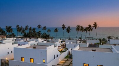 The Mona Lisa - Tills Beach Resort