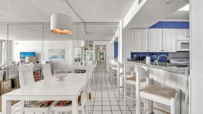 Dining - Beachfront-Pool/Tennis/Pickleball-Tiki Bar-A506 (Panama City Beach)